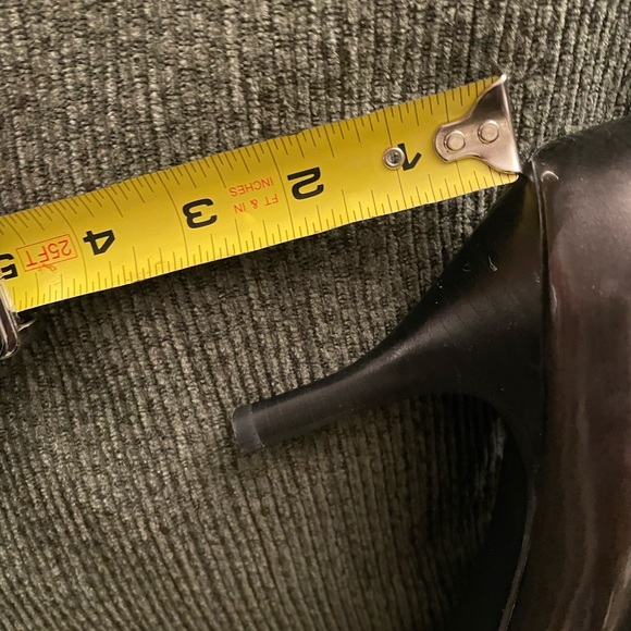 Tahari Peeptoe Herls - Picture 11 of 12